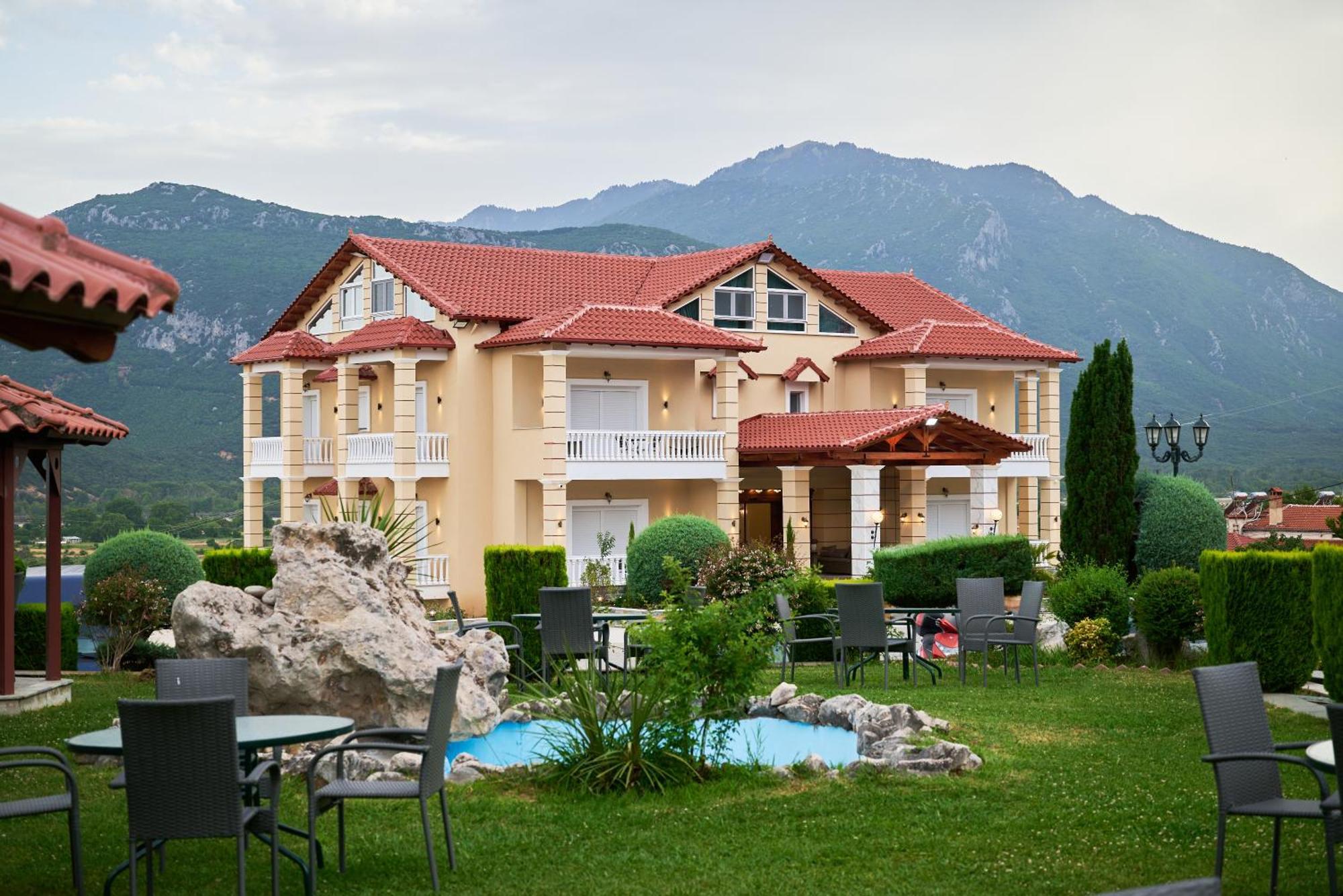 Famissi Suites 1 Kalambaka Bagian luar foto