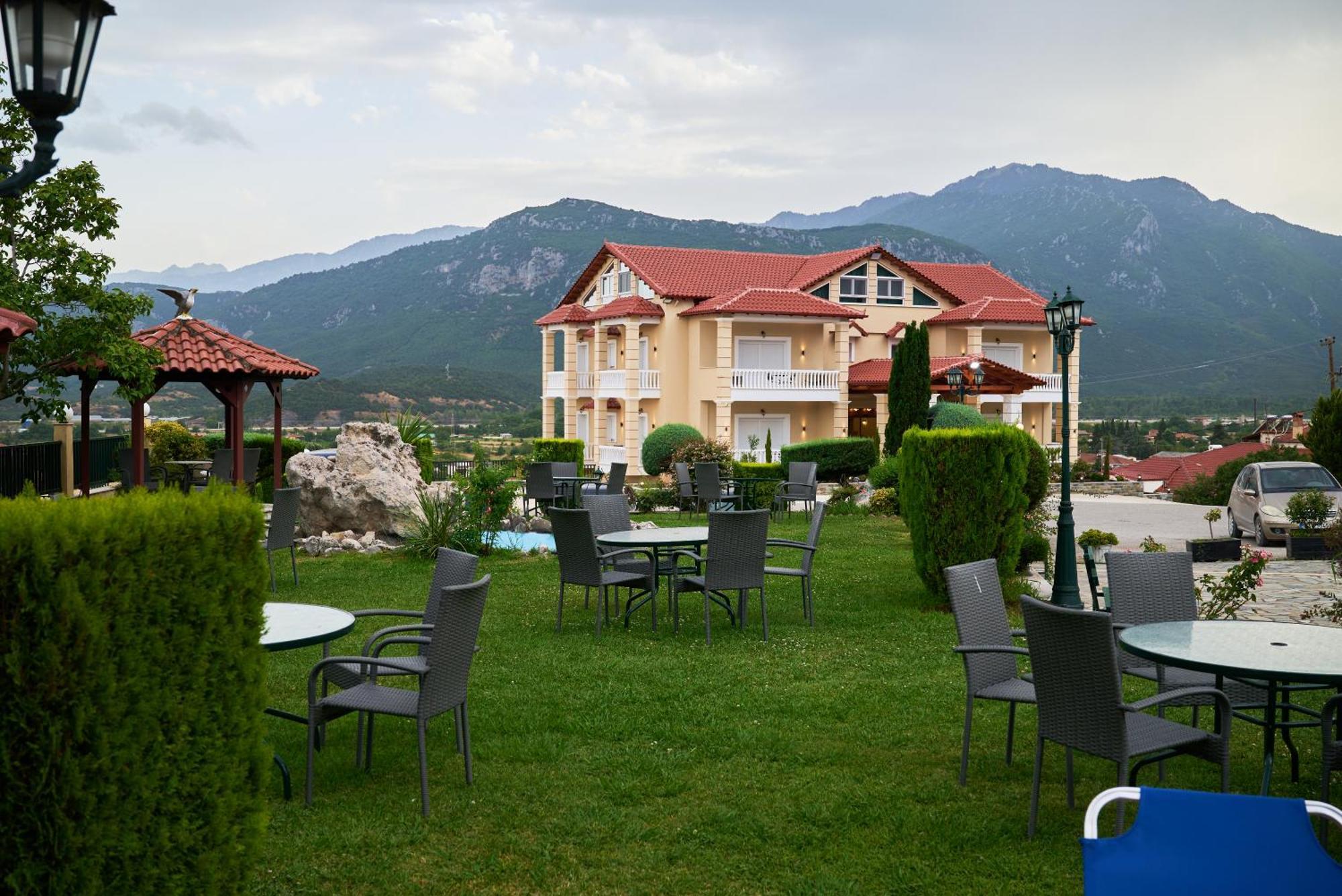 Famissi Suites 1 Kalambaka Bagian luar foto