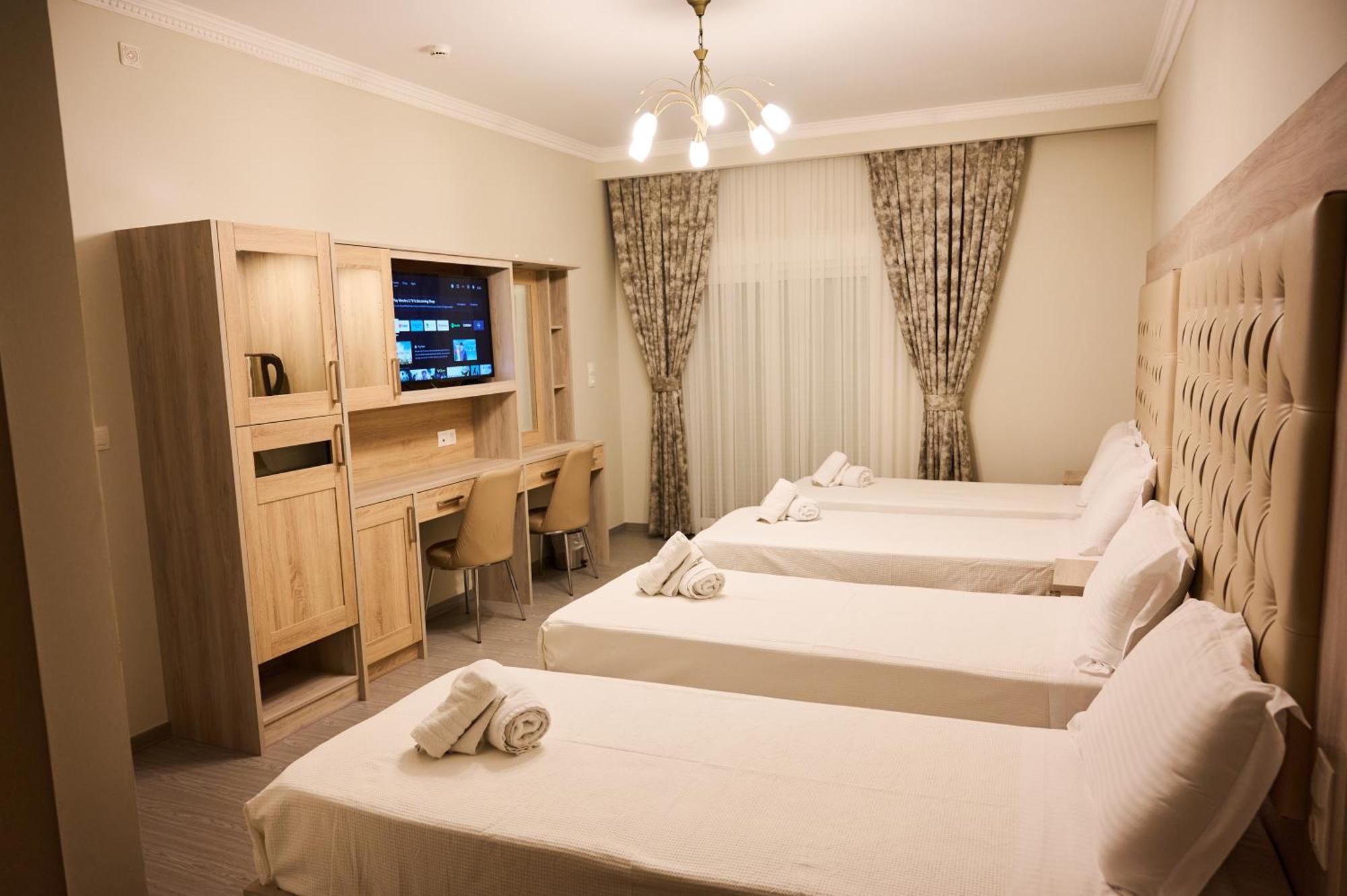 Famissi Suites 1 Kalambaka Bagian luar foto